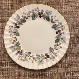 Royal Worcester Bone China Made in England Lavinia Gold Rim Berry Leaf 8” Plate